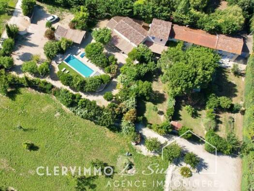 Villa à vendre 1 380 000 € 15 pièces 9 chambres 350 m² 10 000 m² de terrain Saint-Rémy-de-Provence 13210