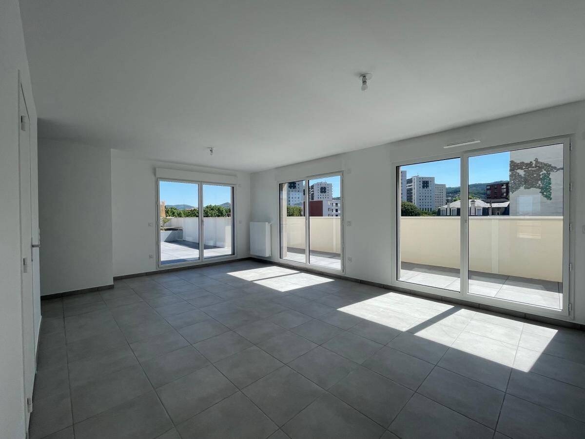 Appartement 5 pièces 104 m² · à Clermont-Ferrand · 104 m² · 1 199 €
