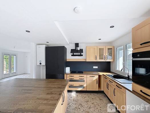 Maison de plain-pied à louer 1 200 € 5 pièces 3 chambres 137 m² 492 m² de terrain Quaëdypre 59380