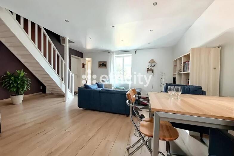 Duplex à vendre 262 650 € 3 pièces 2 chambres 71 m² Sous le toit, Étage 2/2 Centre Caluire-et-Cuire 69300