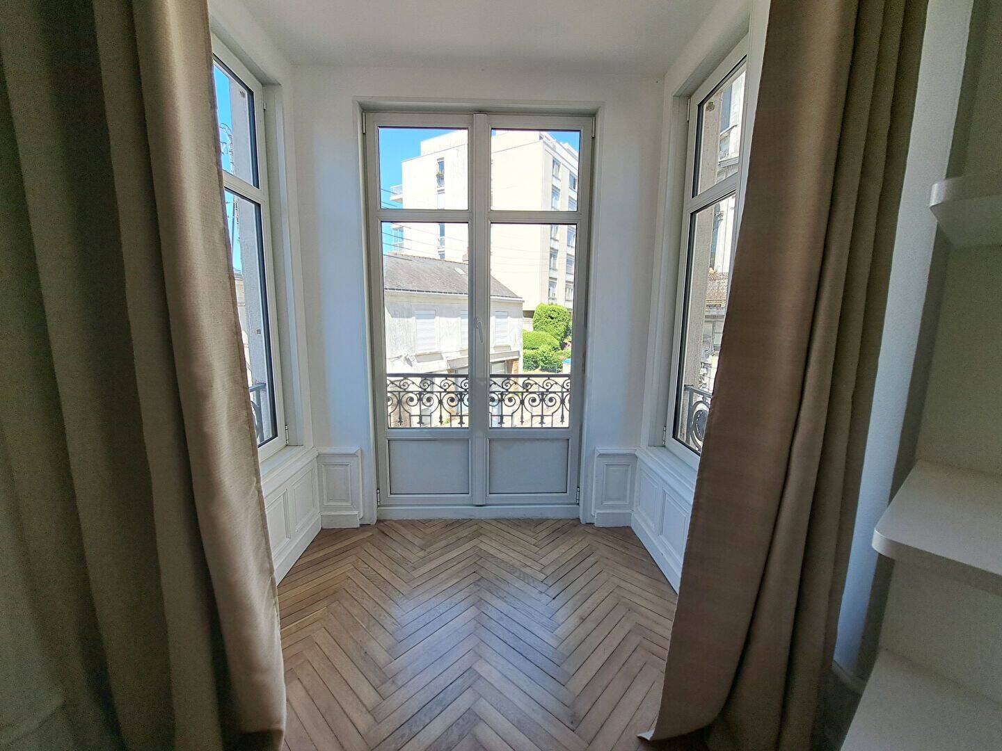 APPARTEMENT T4 NON MEUBLE NANTES — 9