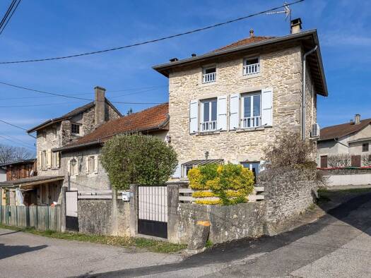 Maison à vendre 235 900 € 4 pièces 3 chambres 86,4 m² 125 m² de terrain Parmilieu 38390