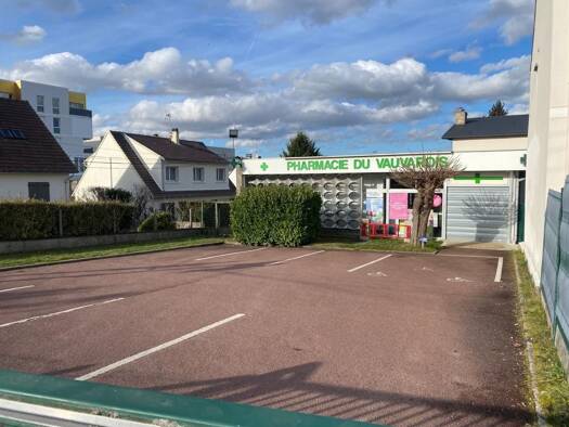 Local commercial à vendre 435 000 € Centre Osny 95520