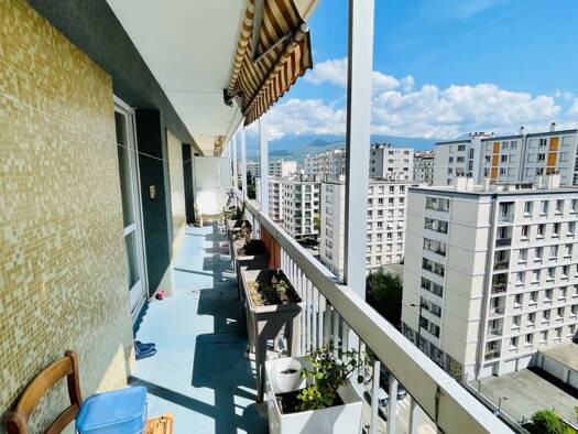 Appartement à vendre 225 000 € 5 pièces 4 chambres 120 m² 9ème étage Grenoble 38000