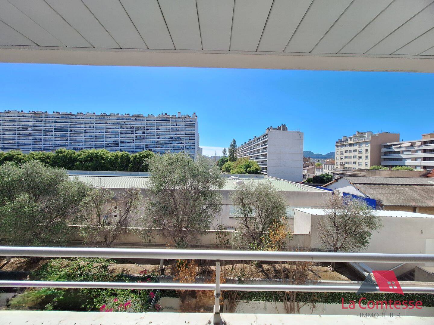 Appartement 3 pièces 83 m² · à Marseille 8ème Arrondissement · 82,5 m² · 1 800 €/mois
