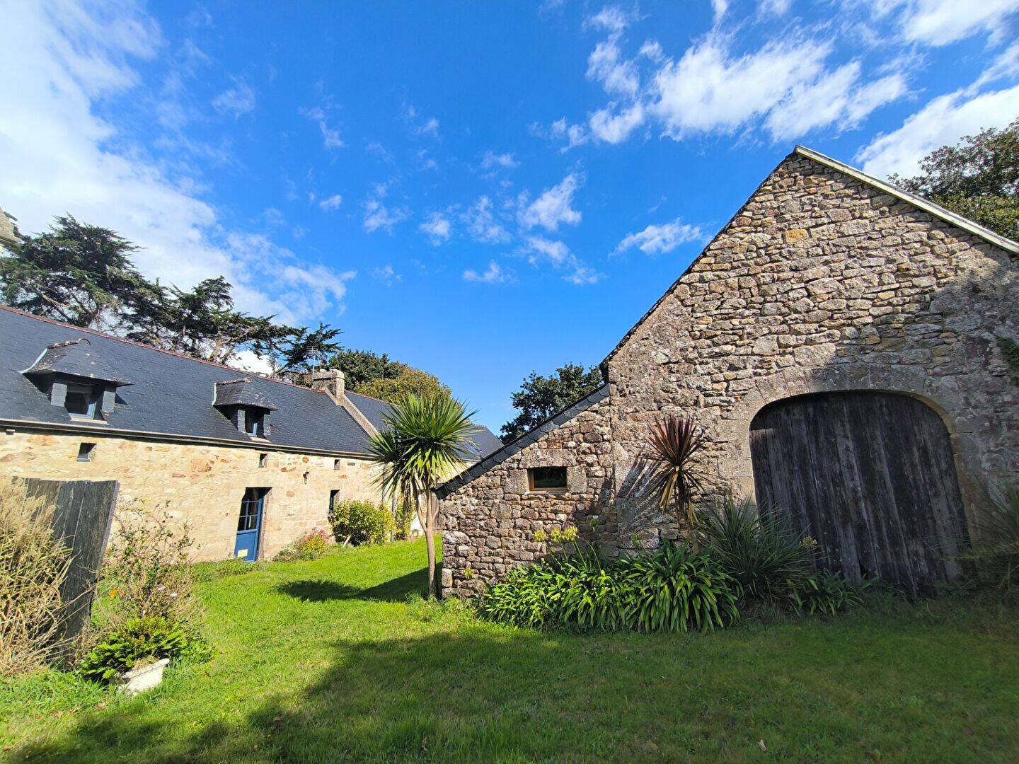 Maison 10 pièces 300 m² · à Pouldergat · 300 m² · 695 900 €