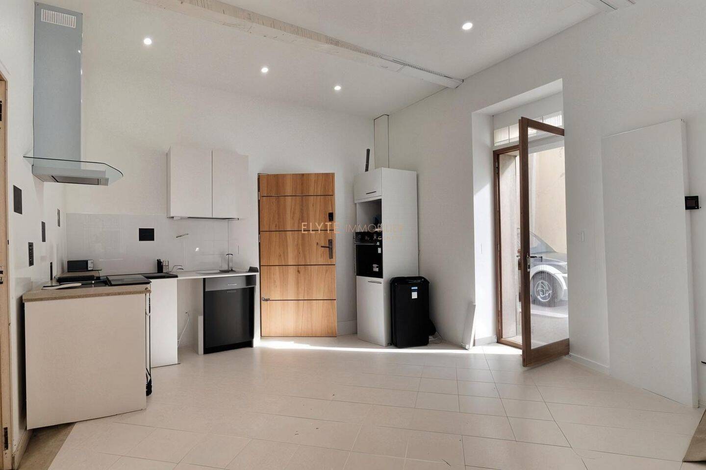 Appartement 1 pièce 29 m² · à Saint-Chamas · 28,8 m² · 600 €