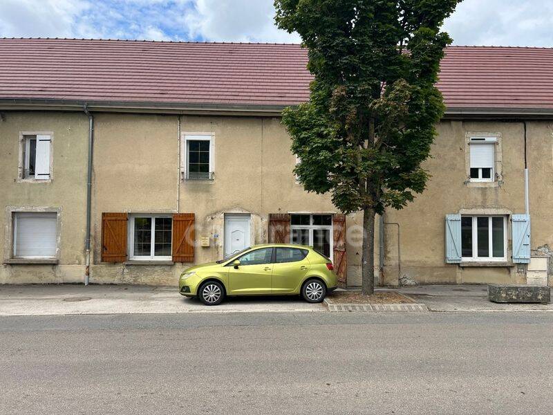 Maison 5 pièces 146 m² · à Beaufort-Orbagna · 146 m² · 135 000 €