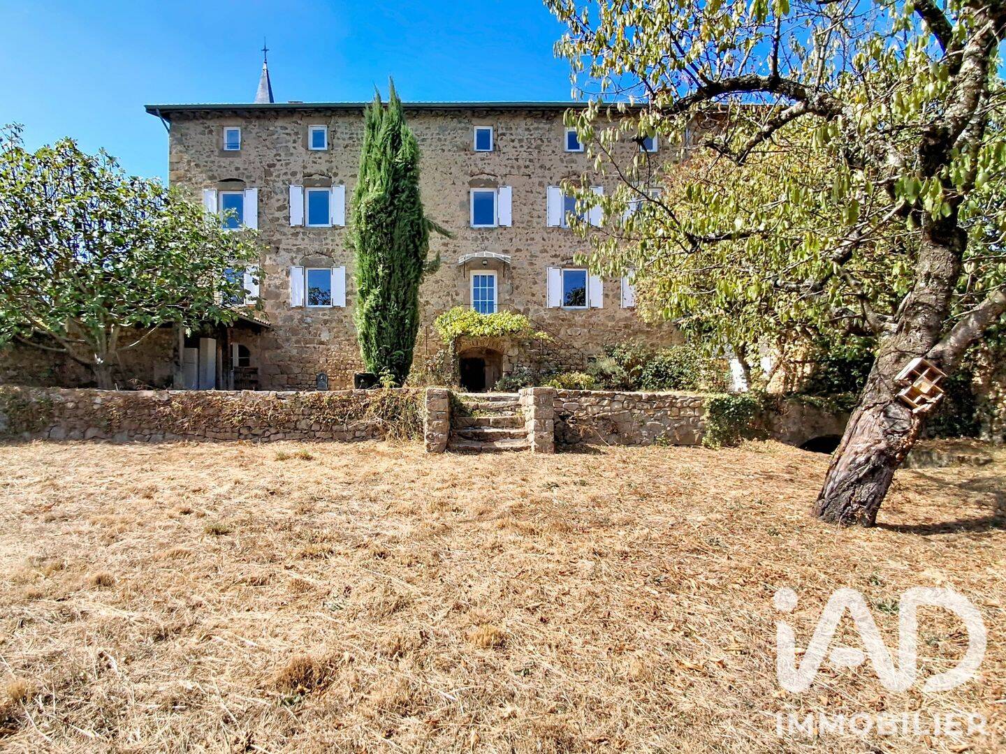 Maison 11 pièces 357 m² · à Lupé · 357 m² · 529 000 €