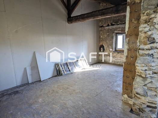 Appartement à vendre 65 000 € 1 pièce 150 m² Étage 4/4 Centre Tarare 69170