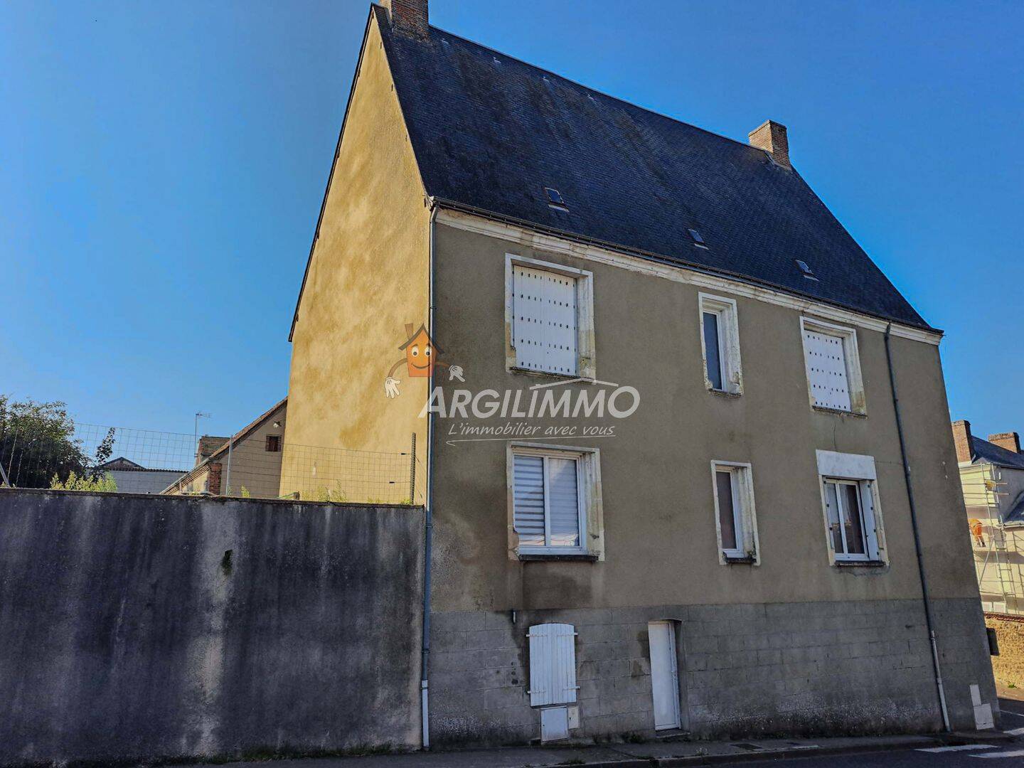 Maison 6 pièces 174 m² · à Saint-Calais · 174 m² · 91 300 €