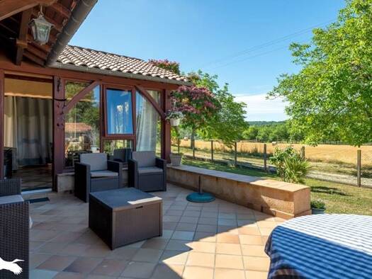 Maison à vendre 317 700 € 9 pièces 6 chambres 196 m² 6 328 m² de terrain Grignols 24110