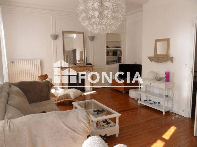 Appartement 2 pièces 74 m² · à Dijon · 73,6 m² · 700 €
