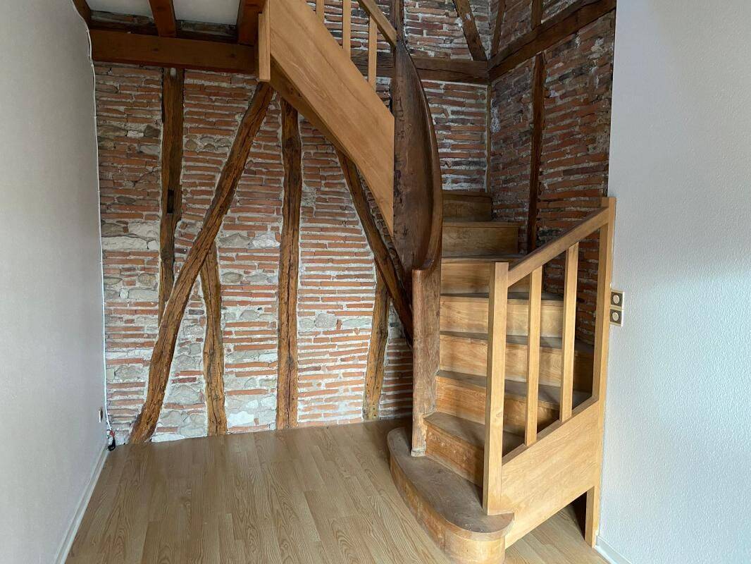 Appartement 4 pièces 92 m² · à Castres · 92 m² · 545 €