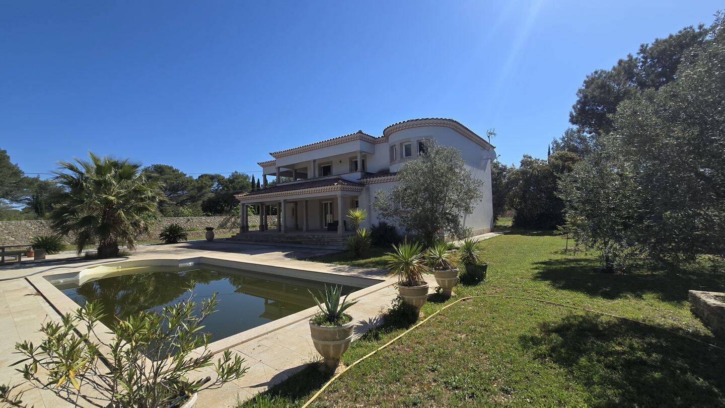 Maison 6 pièces 301 m² · à Nîmes · 301 m² · 980 000 €