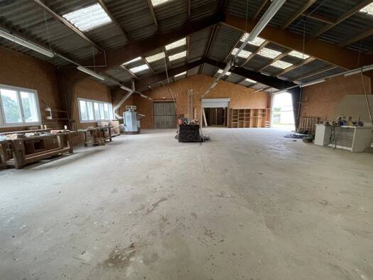 Local commercial à vendre 265 000 € 527 m² de surface de vente La Metairie Longué-Jumelles 49160