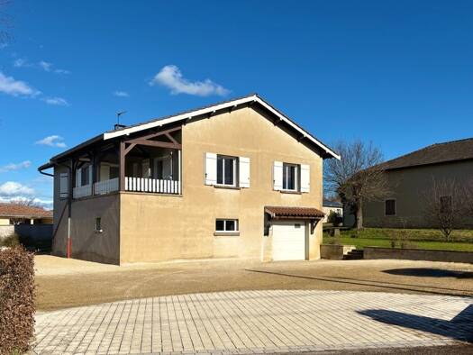 Maison à vendre 269 000 € 5 pièces 3 chambres 131 m² 2 150 m² de terrain Manziat 01570