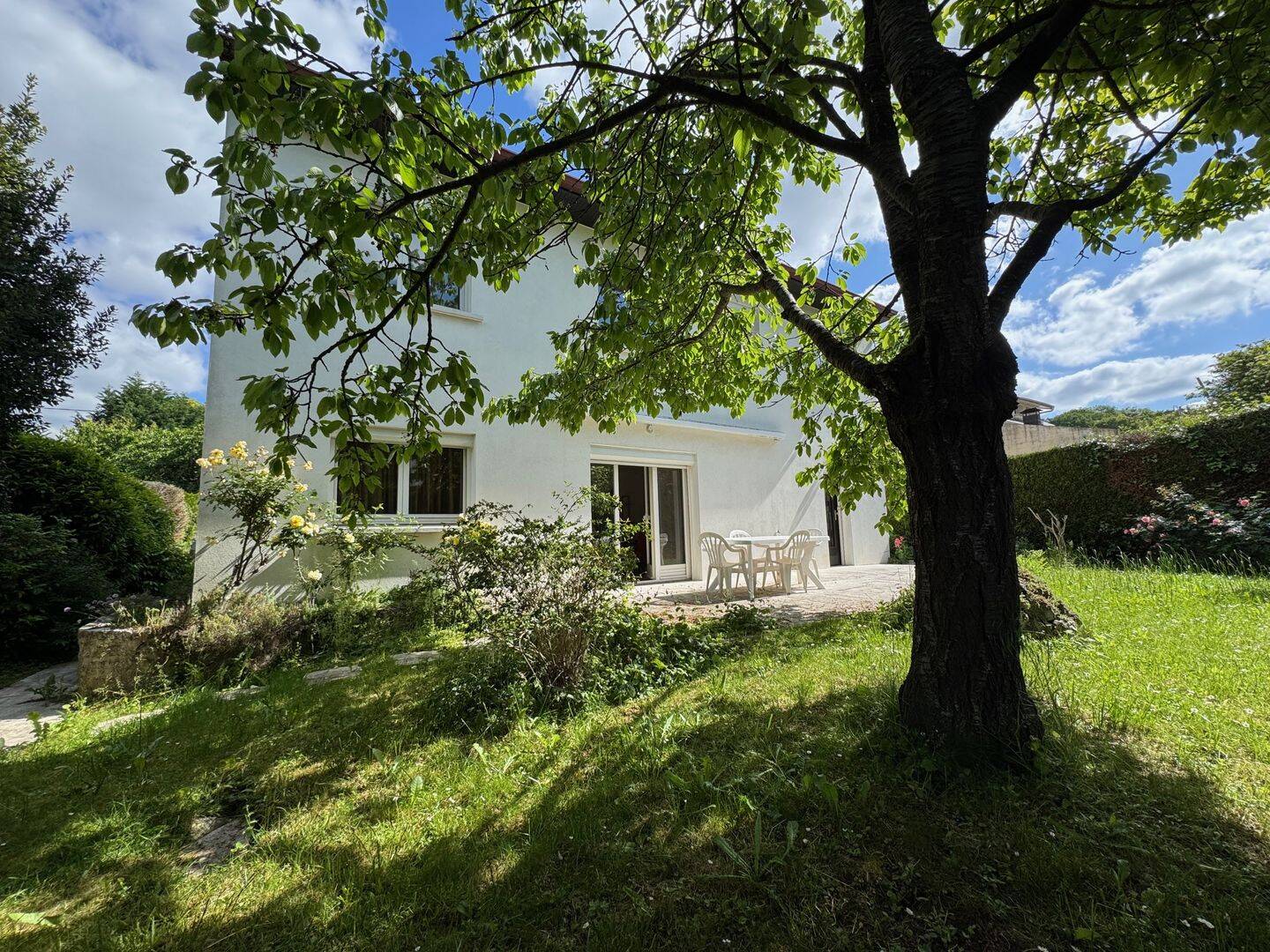 Maison 10 pièces 216 m² · à Marly-la-Ville · 216 m² · 379 000 €