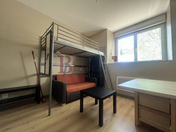 Appartement 1 pièce 14 m² · à Égletons · 13,7 m² · 235 €