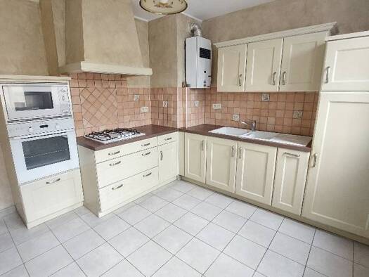 Appartement à vendre 118 000 € 3 pièces 2 chambres 70 m² Étage 1/1 Centre-Marcadieu-Marne Tarbes 65000