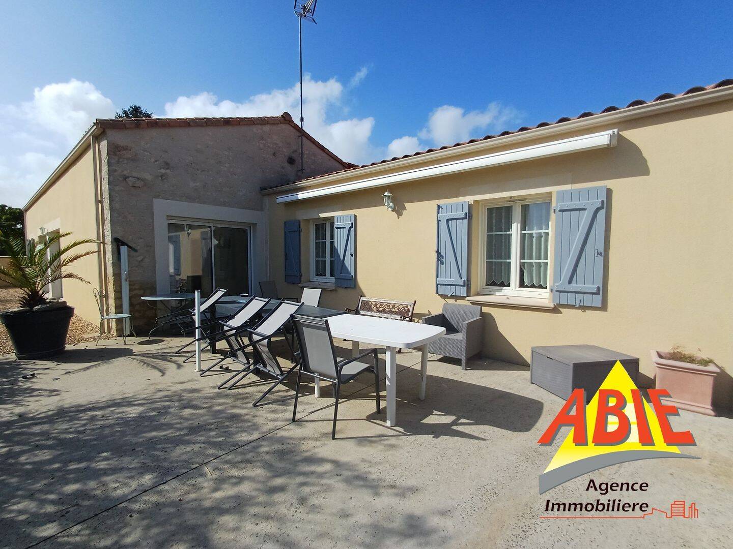 Maison 5 pièces 141 m² · à Doix lès Fontaines · 141 m² · 297 800 €