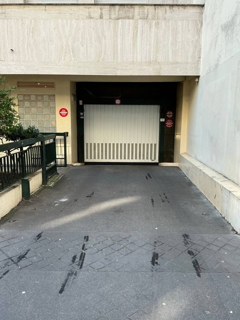 Garage/Stationnement à vendre 18 500 € 12 m² Buttes Chaumont Paris 19ème 75019
