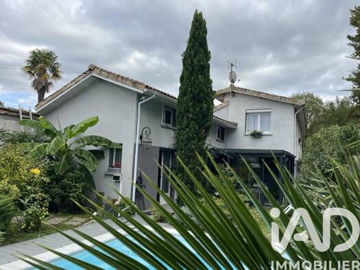Maison à vendre 368 000 € 5 pièces 3 chambres 135 m² 707 m² de terrain Saint-Vivien-de-Médoc 33590