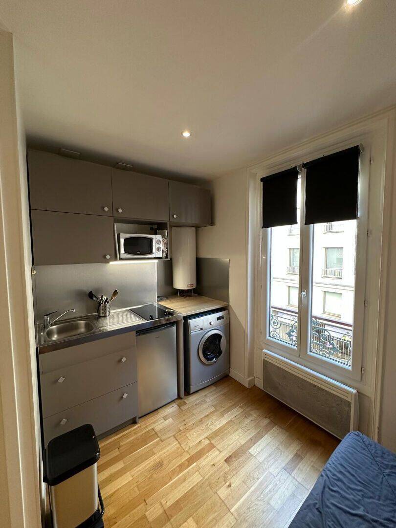 Appartement 1 pièce 14 m² · à Paris 18ème Arrondissement · 13,6 m² · 655 €/mois