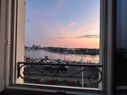 Boulangerie / Pâtisserie à vendre Fonds de commerce 1 060 000 € 6 pièces 196 m² de surface de vente Saint Gilles-Centre Ville Saint-Gilles-Croix-de-Vie 85800