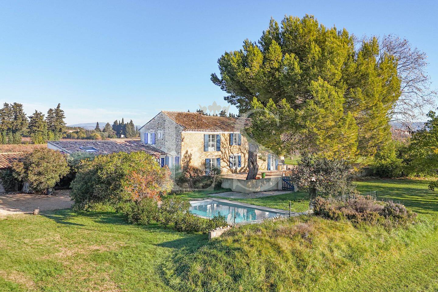 Maison 9 pièces 260 m² · à Violès · 260 m² · 920 000 €