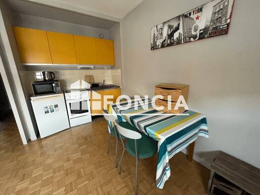 Appartement à louer 525 € 1 pièce 25,8 m² Étage 3/8 dès le 25/04/2026 Giraudeau Tours 37000