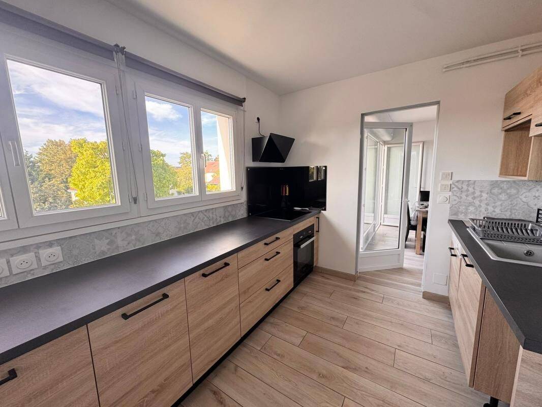 Appartement 3 pièces 66 m² · à Saint-Jean-de-la-Ruelle · 66 m² · 850 €/mois