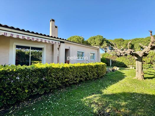 Maison de plain-pied à vendre 378 000 € 4 pièces 3 chambres 85 m² 465 m² de terrain Nord et Ouest Eyguières 13430