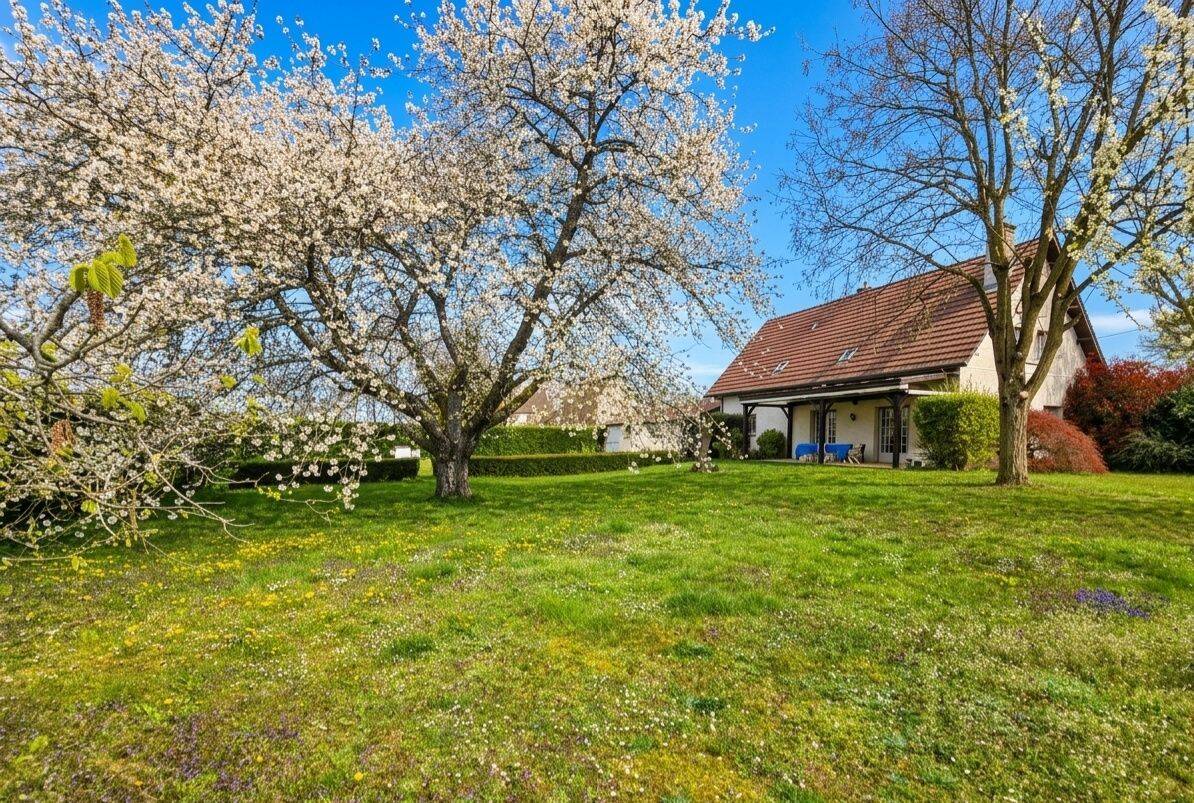Maison 8 pièces 181 m² · à Chevigny-Saint-Sauveur · 181 m² · 400 000 €