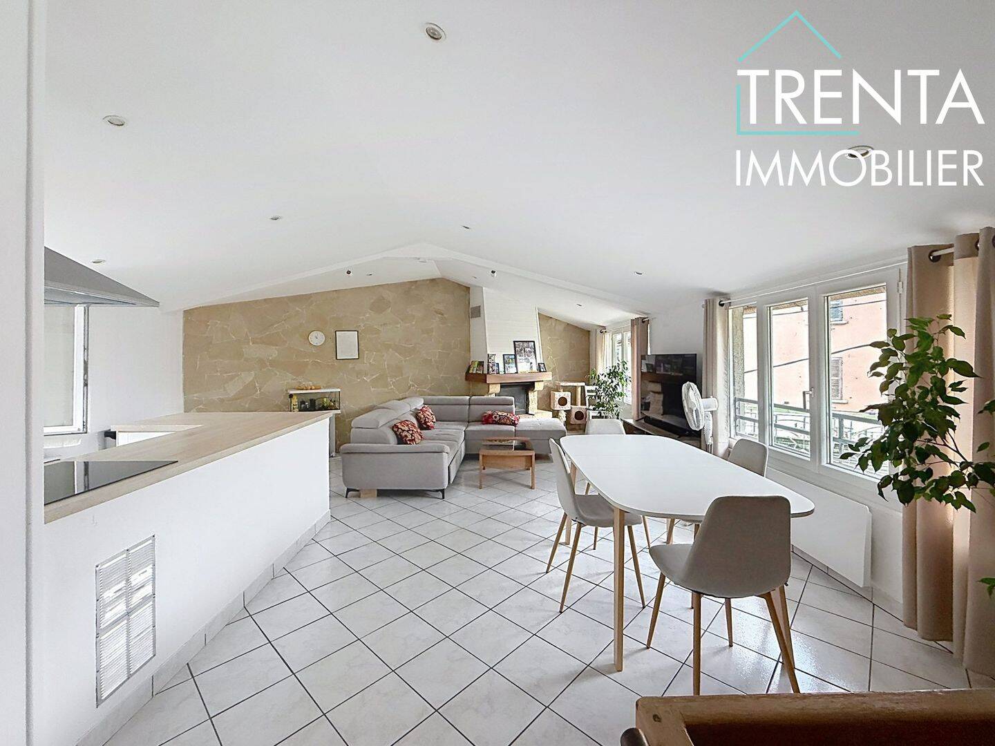 Appartement 5 pièces 93 m² · à Moirans · 93 m² · 149 000 €