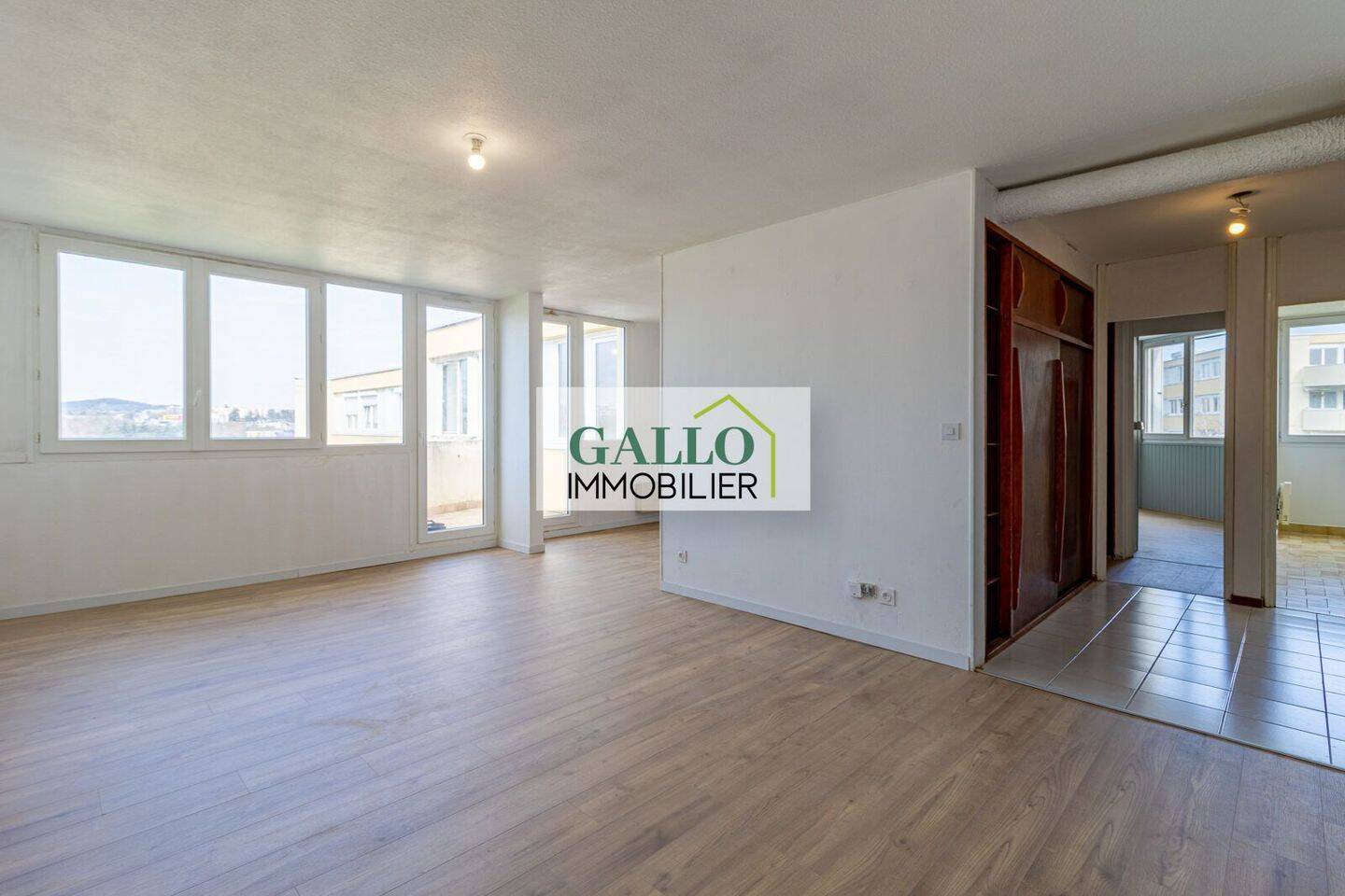Appartement 5 pièces 100 m² · à Villefontaine · 100 m² · 179 000 €