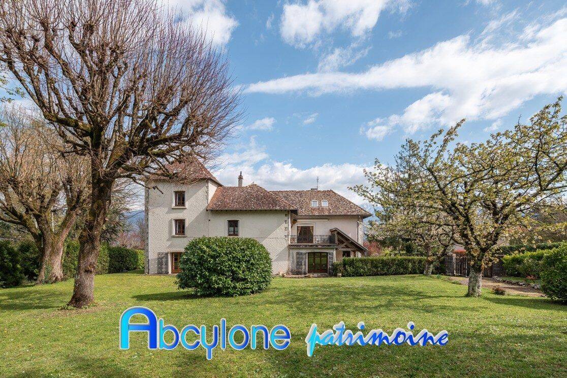 Maison 9 pièces 278 m² · à Montbonnot-Saint-Martin · 277,6 m² · 739 000 €
