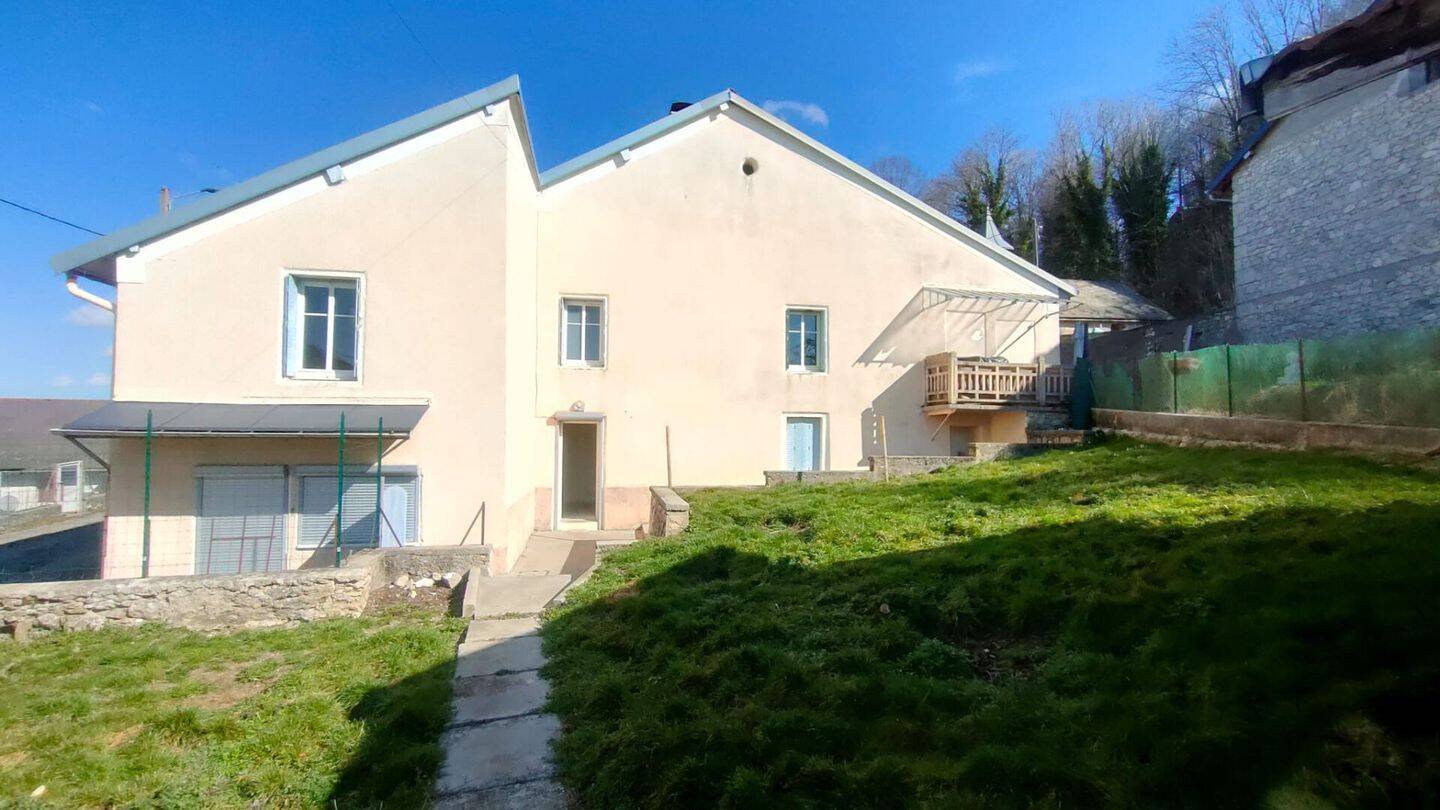 Appartement 5 pièces 104 m² · à Plateau d'Hauteville · 104 m² · 650 €