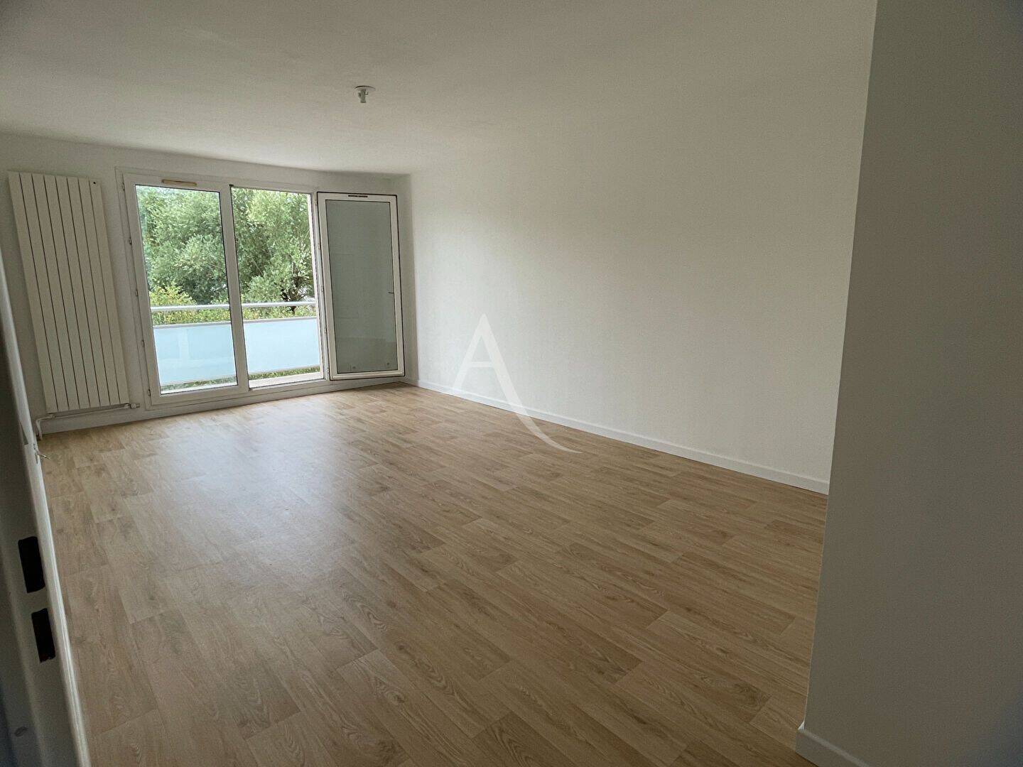 Appartement 4 pièces 75 m² · à Saint-Thibault-des-Vignes · 74,7 m² · 1 200 €