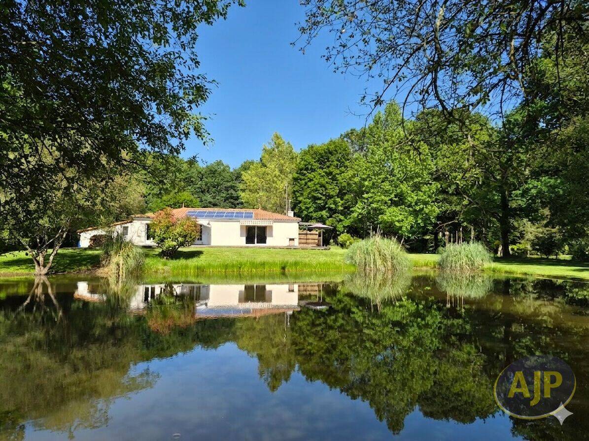 Maison 6 pièces 135 m² · à La Chevrolière · 135 m² · 497 000 €
