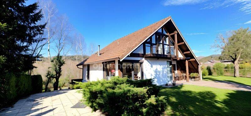 Maison 5 pièces 107 m² · à Plancher-Bas · 107 m² · 200 000 €
