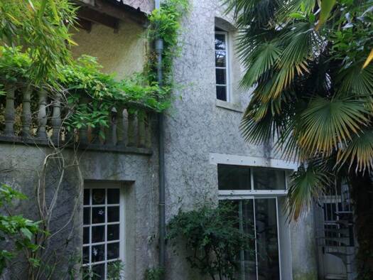 Appartement à louer 408 € 8 pièces 7 chambres 150 m² Étage 2/3 Pentagone La Roche-sur-Yon 85000