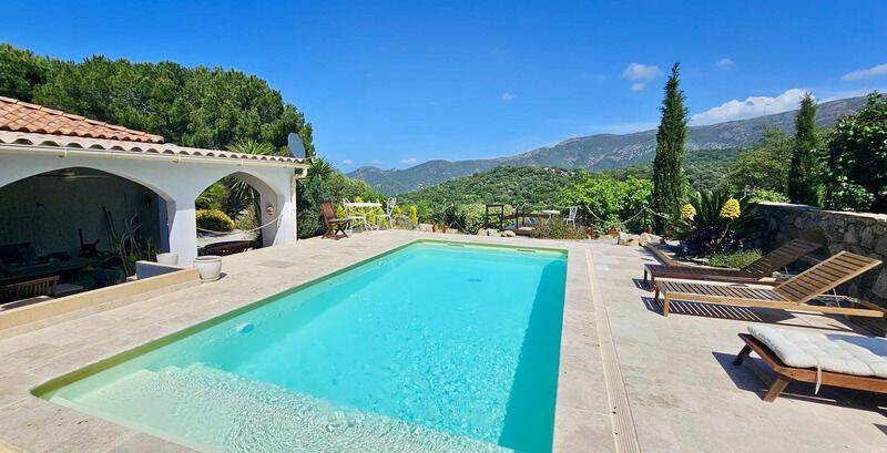 Maison 5 pièces 111 m² · à Ville-Di-Paraso · 111 m² · 820 000 €