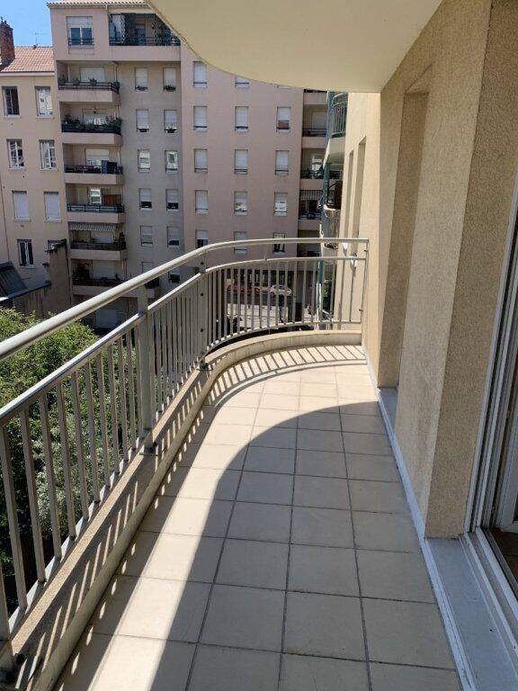 Appartement 3 pièces 70 m² · à Lyon 7ème Arrondissement · 70 m² · 1 153 €/mois