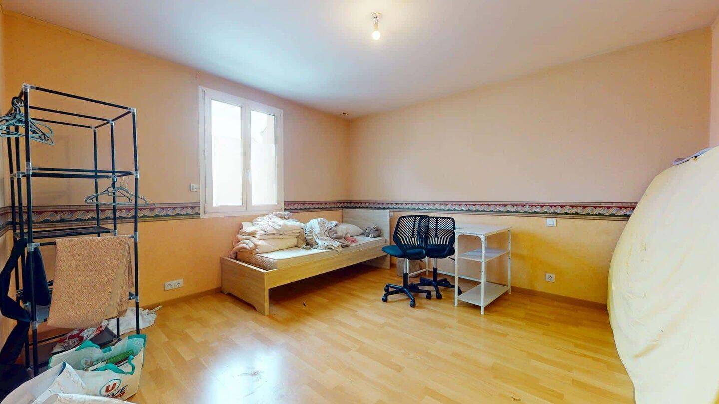 Room in Rue Barra, Angers for 163 m² with 4 bedrooms - Colocatio — 4