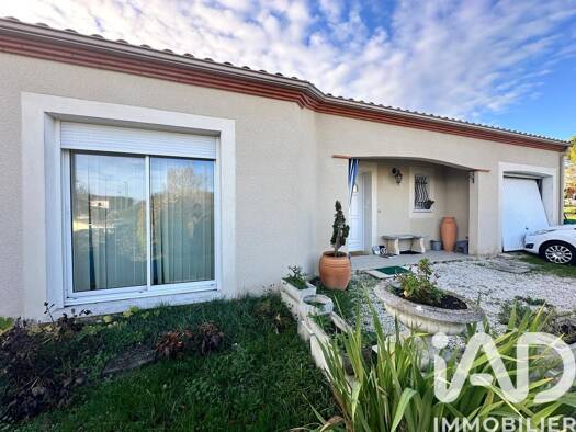 Maison de plain-pied à vendre 185 000 € 3 pièces 2 chambres 78 m² 739 m² de terrain Monflanquin 47150