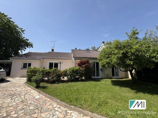Maison à vendre 429 000 € 6 pièces 4 chambres 147 m² 759 m² de terrain Le Mesnil-Saint-Denis 78320