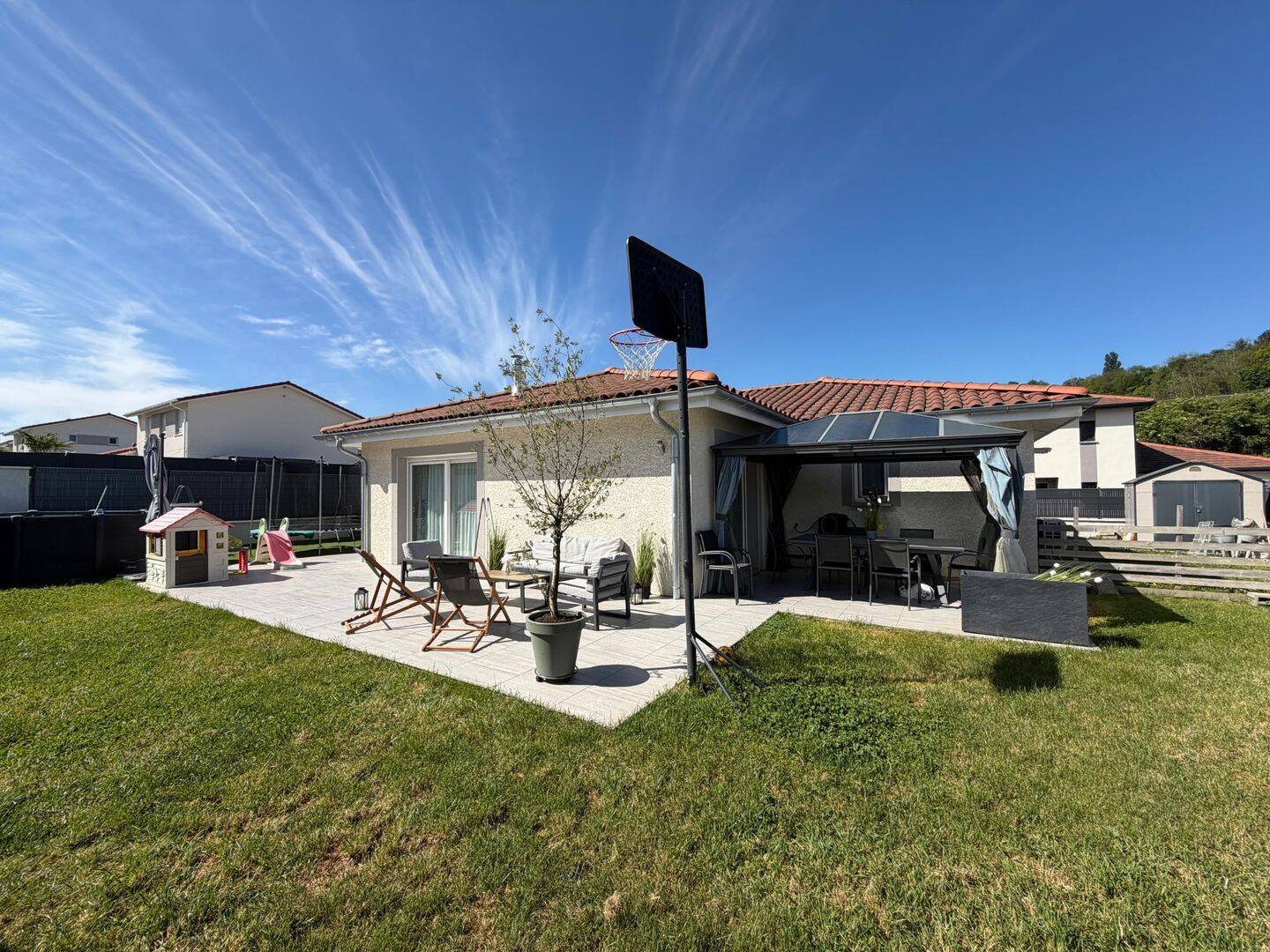 Maison 5 pièces 117 m² · à Nivolas-Vermelle · 117 m² · 375 000 €