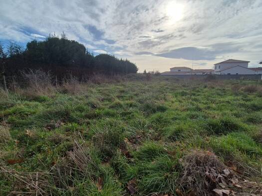 Terrain constructible viabilisé à vendre 199 000 € 1 274 m² de terrain Bayonne Léguevin 31490