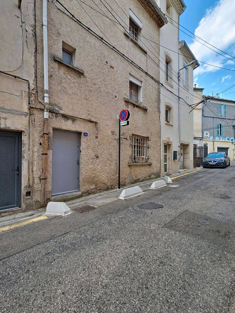 Maison 3 pièces 61 m² · à Nîmes · 60,9 m² · 90 000 €